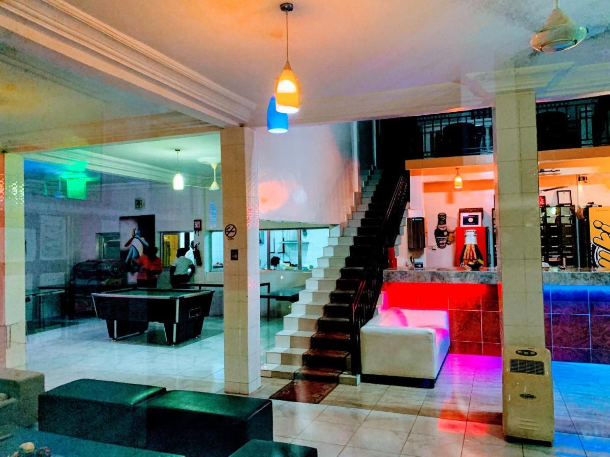 Woodpecker Resort Hotel 班珠尔 外观 照片