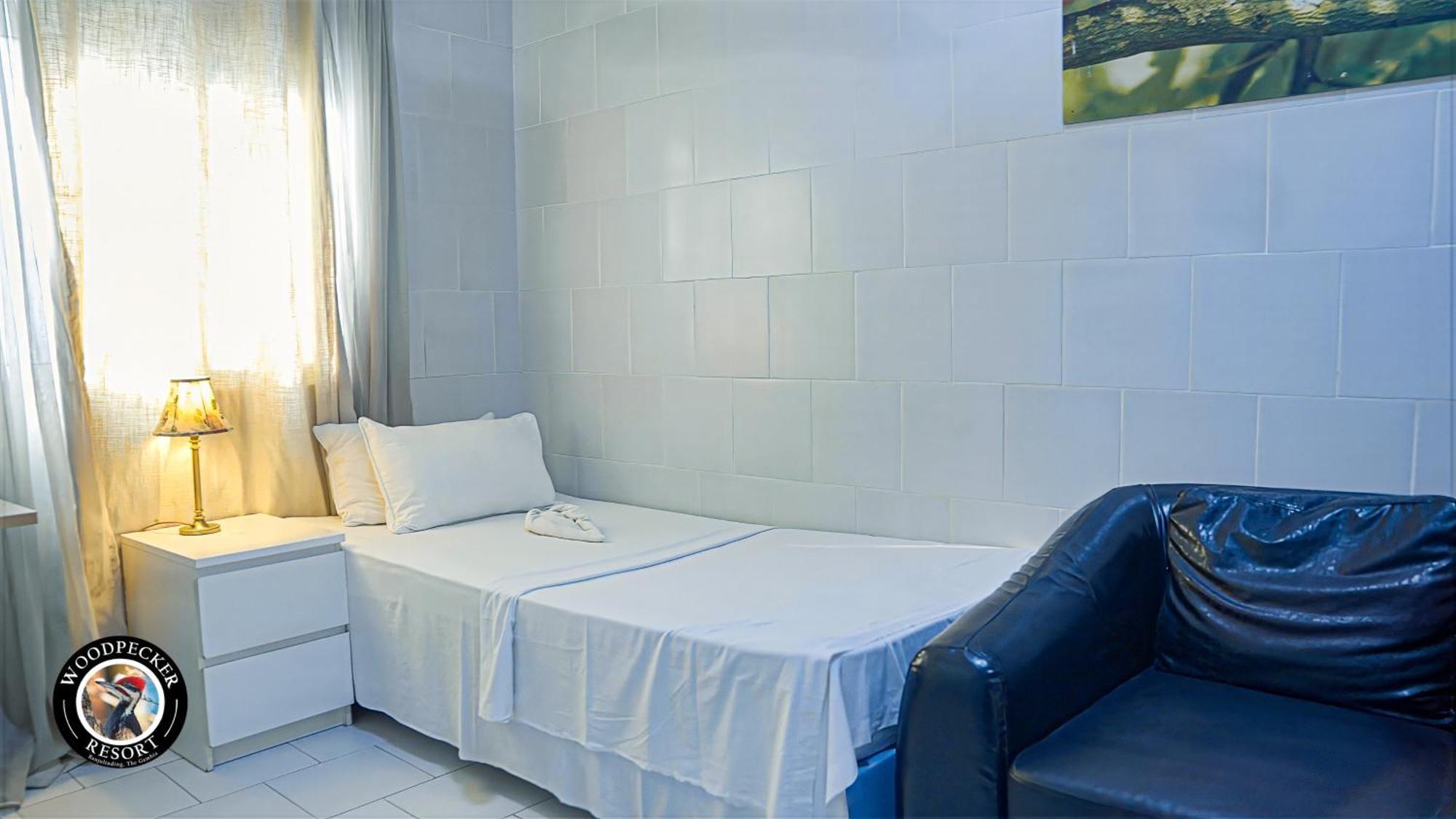 Woodpecker Resort Hotel 班珠尔 外观 照片