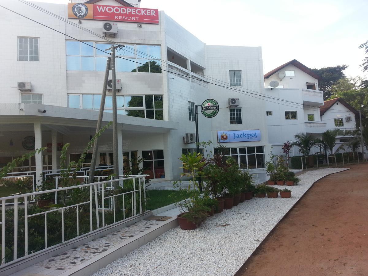 Woodpecker Resort Hotel 班珠尔 外观 照片